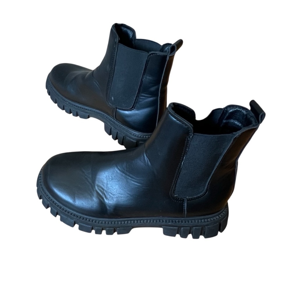 Urban Behavior Black Chelsea Boots with Chunky‎ Soles